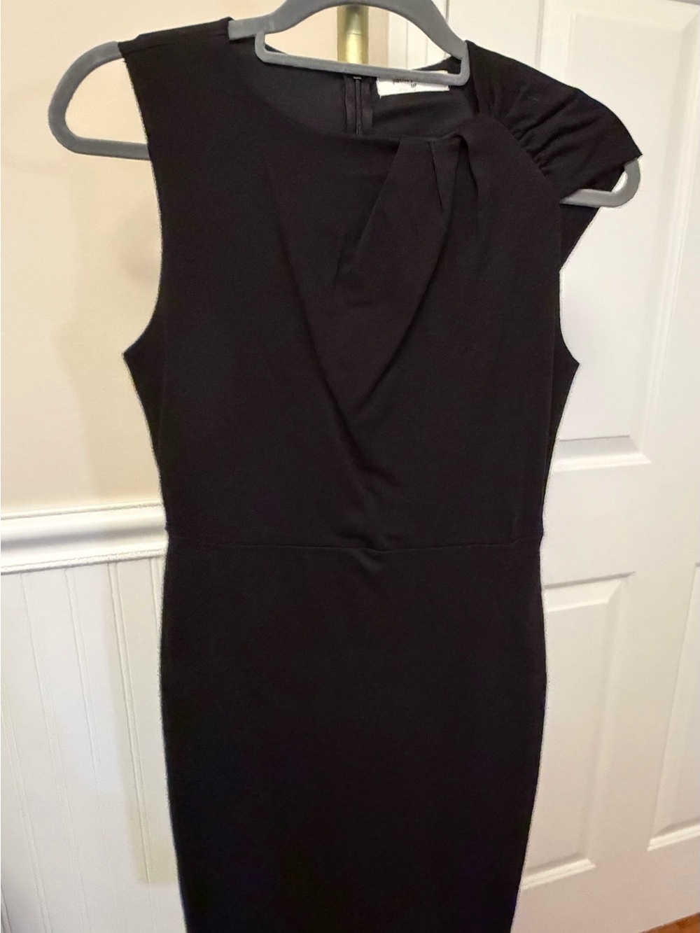 Classic Black Sleeveless Sheath Dress